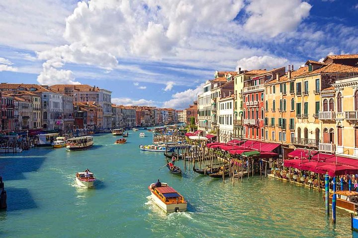 Traslado privado de llegada al aeropuerto Marco Polo de Venecia en lancha