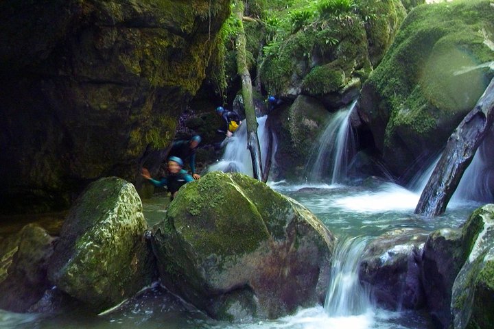 Descubrimiento de barrancos 3h en Grenoble (alto cañón de Furón)