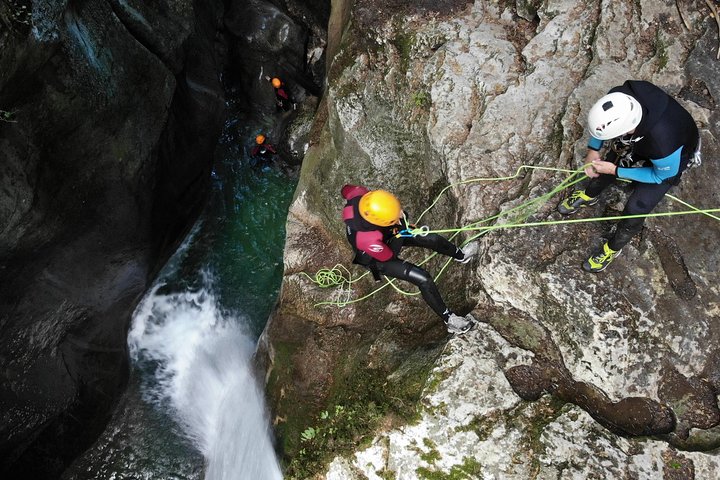 Descubrimiento de barrancos 3h en Grenoble (alto cañón de Furón)