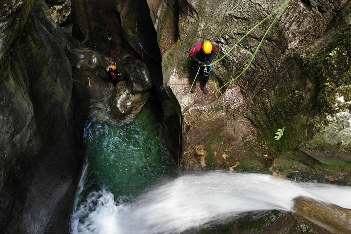 Descubrimiento de barrancos 3h en Grenoble (alto cañón de Furón)