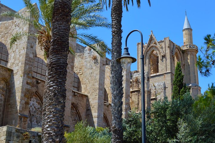 Excursão de miniônibus Famagusta à cidade fantasma saindo de Protaras e Ayia Napa