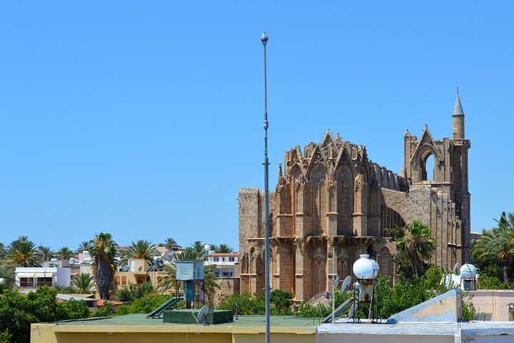 Excursão de miniônibus Famagusta à cidade fantasma saindo de Protaras e Ayia Napa