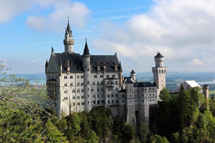 Saltafila: tour privato del castello di Neuschwanstein da Füssen o Hohenschwangau