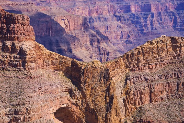 Transporte entre Las Vegas e Grand Canyon West com opção de pôr do sol