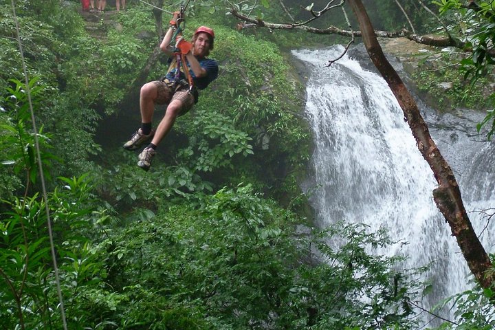 18 - Avventura con la zipline Oltre 11 cascate in Costa Rica