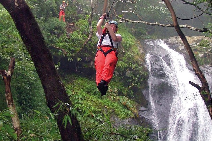 18 - Avventura con la zipline Oltre 11 cascate in Costa Rica