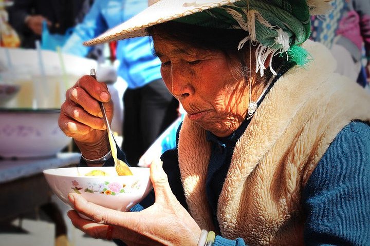Visite privée du marché local de la vieille ville de Xizhou au lac Erhai, trois pagodes de Dali