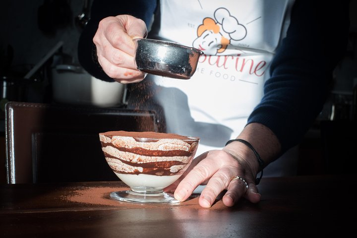 Clases privadas de pasta y tiramisú en la casa de una Cesarina con degustación en Ragusa
