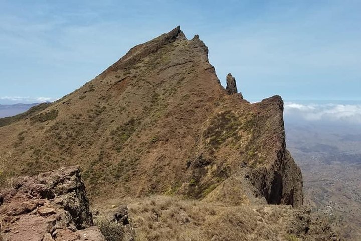 Senderismo Pico de Antónia – Aventura en la cumbre y vistas panorámicas