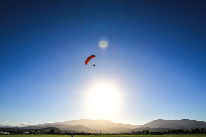 16.500ft parachute over Abel Tasman met NZ's meest epische landschap