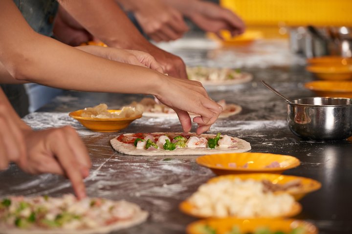 Pizza & Tiramisu Class bij een Cesarina thuis met proeverij in Aosta