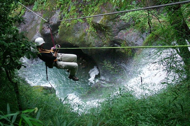 Pacchetto Platinum (3D/2N + 18 zipline, 11 cascate)
