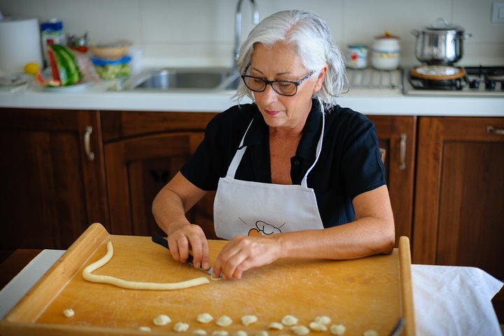 Alberobello: Pasta & Tiramisu klasse i et lokalt hjem af Cesarine