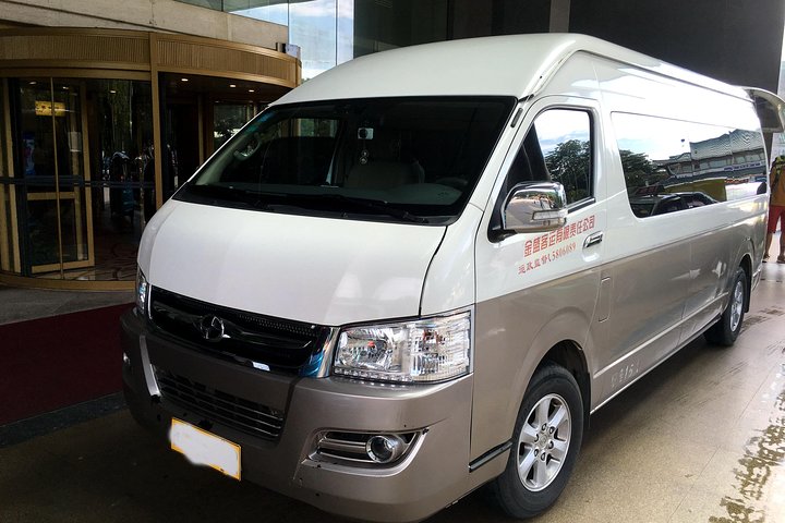 Transfert privé au départ: de Yangshuo à l'aéroport international de Guilin (KWL)