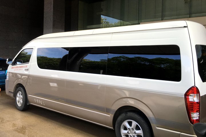 Transfert privé au départ: de Yangshuo à l'aéroport international de Guilin (KWL)