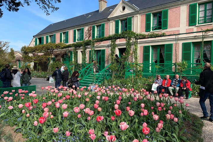 Tour guidato privato del Palazzo di Versailles e Giverny da Parigi