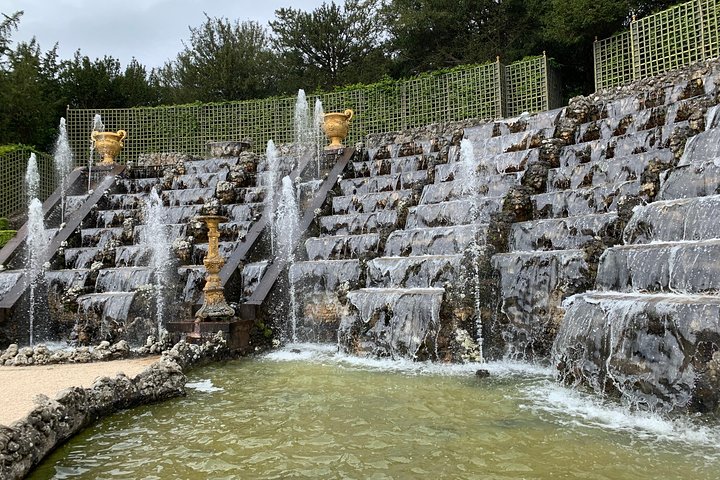 Tour guidato privato del Palazzo di Versailles e Giverny da Parigi