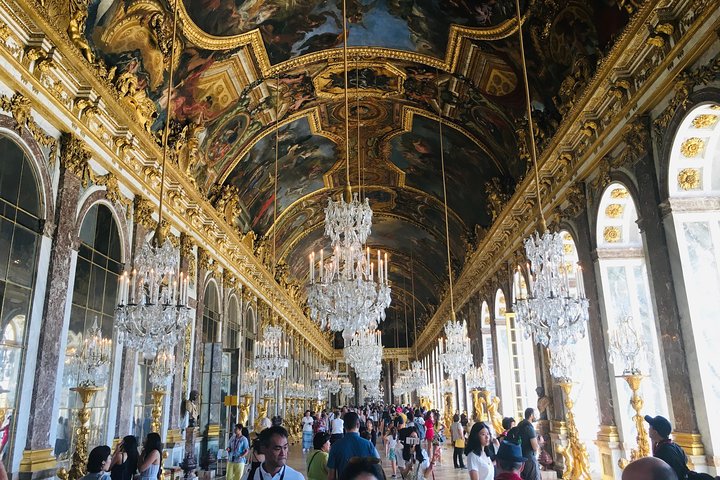 Tour guidato privato del Palazzo di Versailles e Giverny da Parigi
