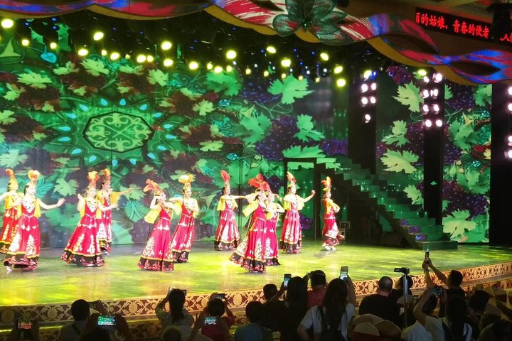 Excursión de un día del PRI al espectáculo de Nanshan y Erdaoqiao con cena en Urumqi