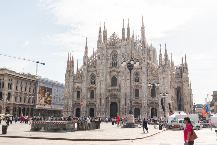 Milán superahorro: Entrada Evite las colas al Duomo y visita guiada a la terraza