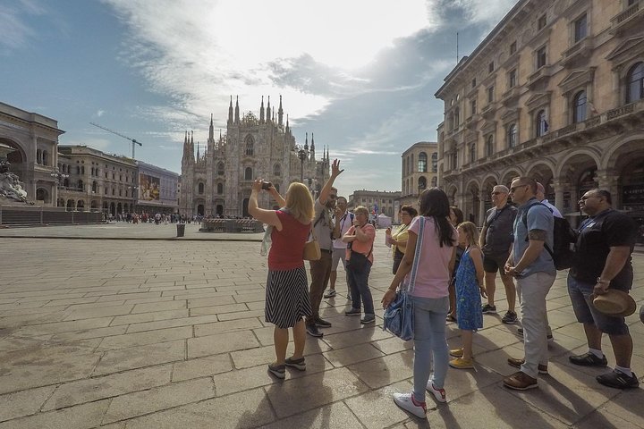 Milán superahorro: Entrada Evite las colas al Duomo y visita guiada a la terraza