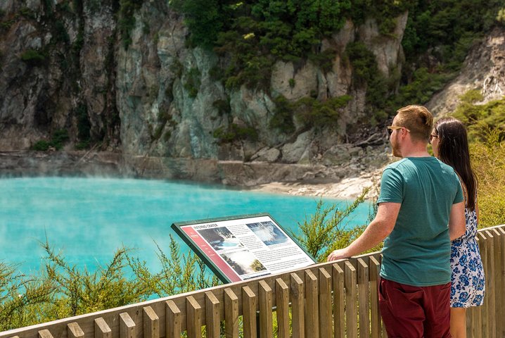 Rotorua baserad liten grupp morgontur Waimangu och Wai O Tapu