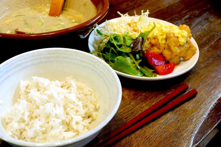 Miyazakis lokale matopplevelse La oss lage kald suppe og kylling Nanban! Super lokal matlaging!