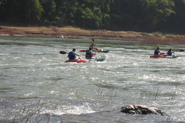VOLLE DAG - Kuang Si-waterval, kajak op de Nam Ou / Mekong-rivier, Pak Ou-grotten