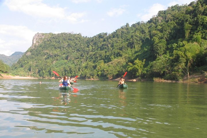 VOLLE DAG - Kuang Si-waterval, kajak op de Nam Ou / Mekong-rivier, Pak Ou-grotten
