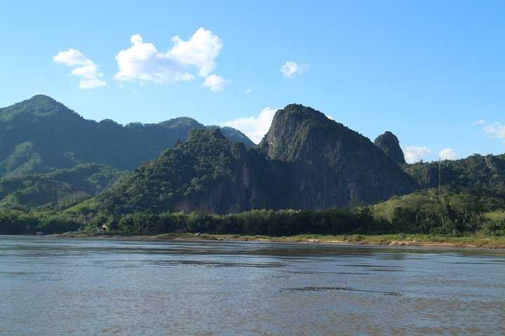 VOLLE DAG - Kuang Si-waterval, kajak op de Nam Ou / Mekong-rivier, Pak Ou-grotten