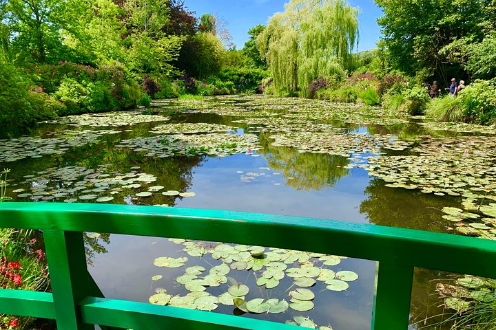 Tour guidato privato del Palazzo di Versailles e Giverny da Parigi