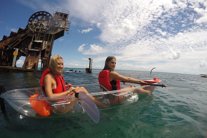 Viagem diurna à Ilha Moreton (caiaque, snorkel e sandboard) de Brisbane ou Gold Coast