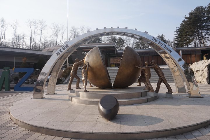 DMZ Tour: Defector Q&A, Tunnel & Suspension Bridge /Hotel pick up