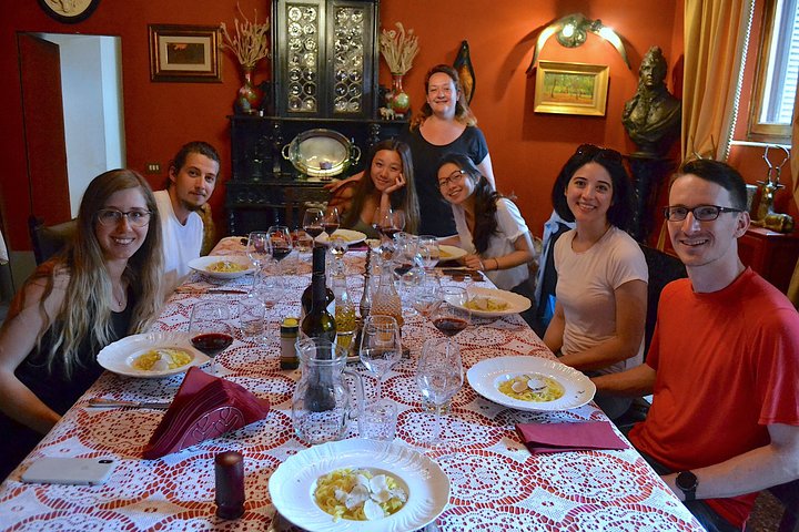 Experiencia de caza de trufas con almuerzo en San Miniato