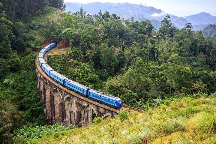 Nuwaraeliya Nanuoya Ella Train Tickets