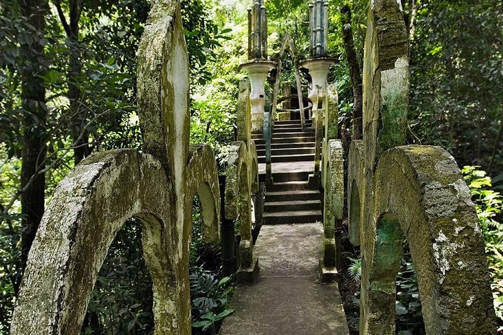 Jardim surrealista de Edward James, Health Castle e Xilitla Nativity