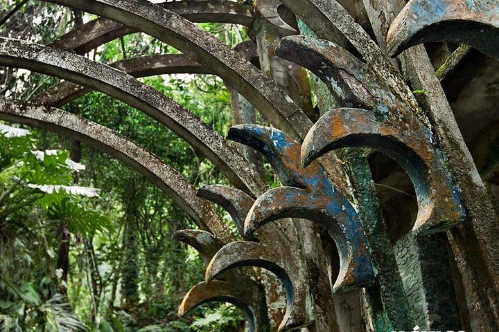 Jardim surrealista de Edward James, Health Castle e Xilitla Nativity