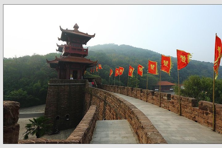 Private tour to Wuhan Yellow Crane Tower Donghu lake Mo Mountain