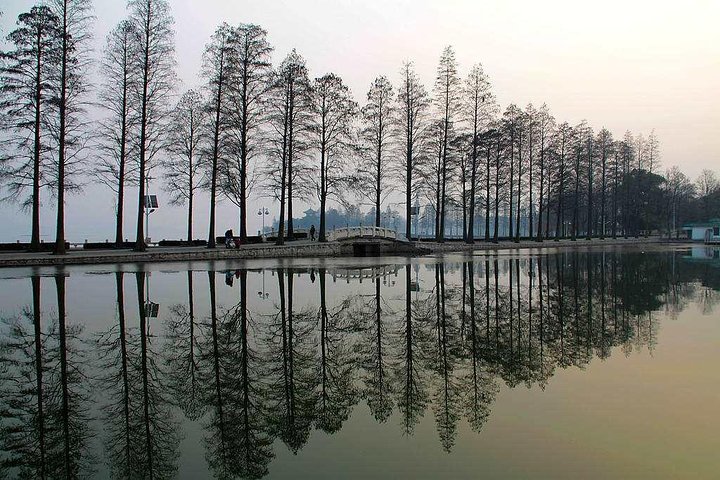 4 Stunden Wanderung zum Wuhan Yellow Crane Tower und Donghu Lake mit Bootsfahrt