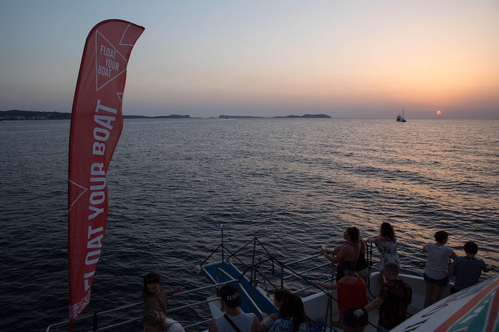 Ibiza strandhopcruise met paddleboards, drankjes en eten 6 uur