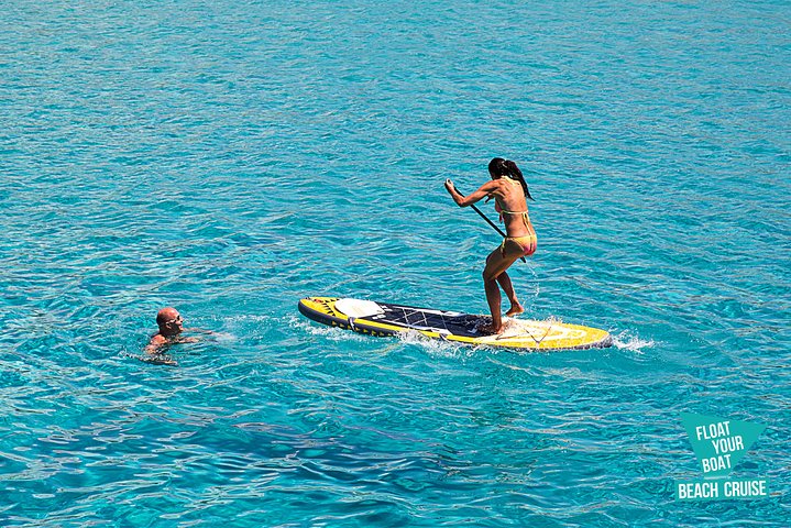 Ibiza strandhopcruise met paddleboards, drankjes en eten 6 uur