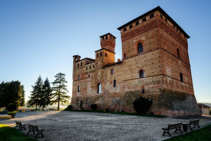 Tour Privado: Degustação de Vinhos Barolo na área de Langhe a partir de Turim