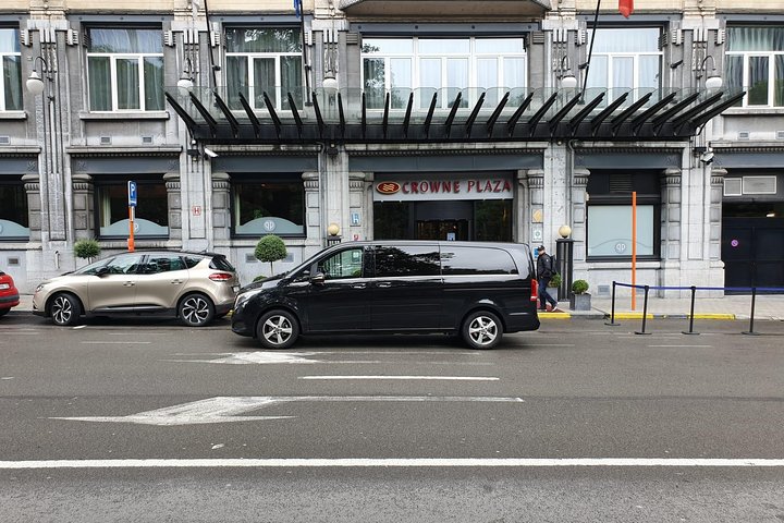 Trasferimento privato da Bruxelles ad Amsterdam con sosta al Castello di De Haar
