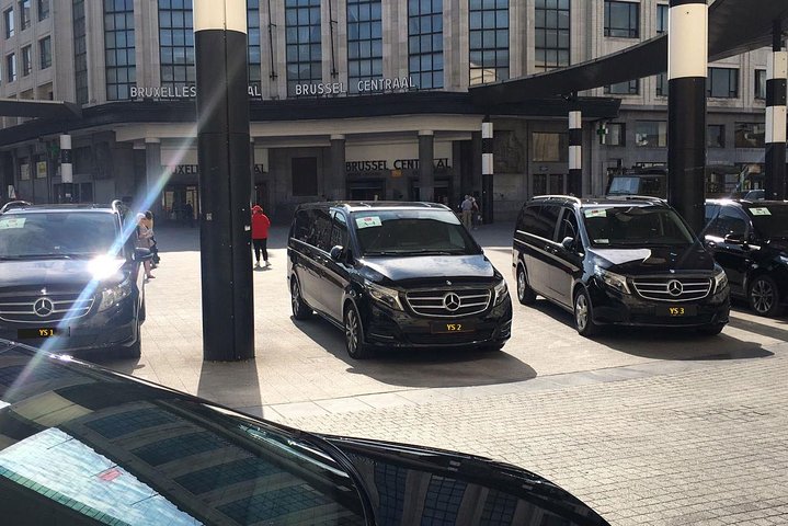 Trasferimento privato da Bruxelles ad Amsterdam con sosta al Castello di De Haar