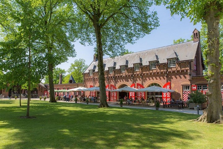 Trasferimento privato da Bruxelles ad Amsterdam con sosta al Castello di De Haar