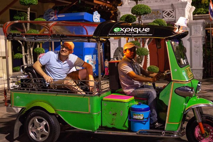 Bangkok bei Nacht Tuk Tuk Tour: Märkte, Tempel & Essen