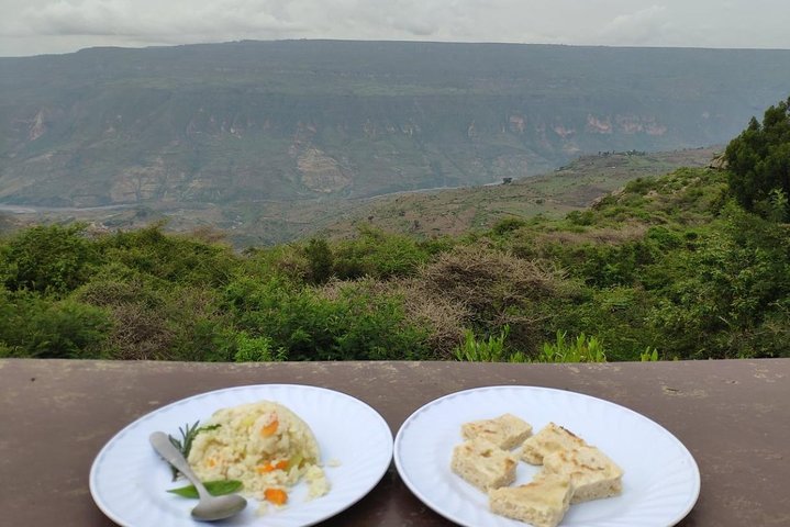 Addis Ababa: Debre Libanos, Blue Nile Gorge, and Cave Tour
