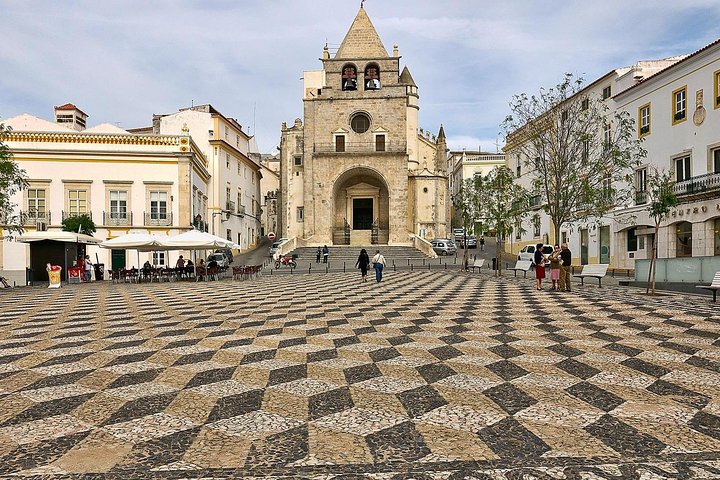 Privat tur: Evora, Elvas och Badajoz (Spanien) dagstur från Lissabon