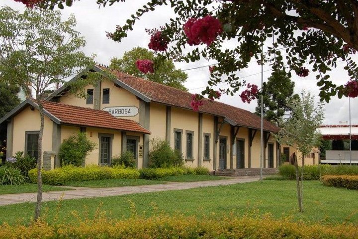 Trasferimento privato alla stazione ferroviaria Maria Fumaça e Italian Epic