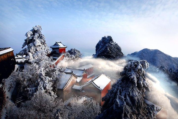 Private 2-tägige Tour zum Shiyan Wudang Berg startet in Wuhan und endet in Wuhan
